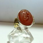 انگشتر عقیق سرخ خطی خط برجسته زیبا