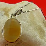 مدال عقیق زرد یمنی شرف شمس به وقت