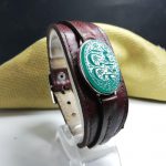 دستبند چرم شتر و عقیق سبز خراسانی خطی