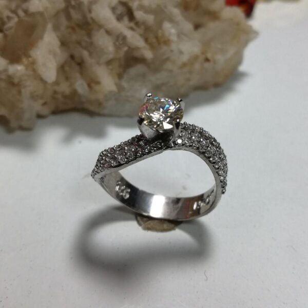 انگشتر زنانه جواهری موزونایت الماس روسی بسیار زیبا
