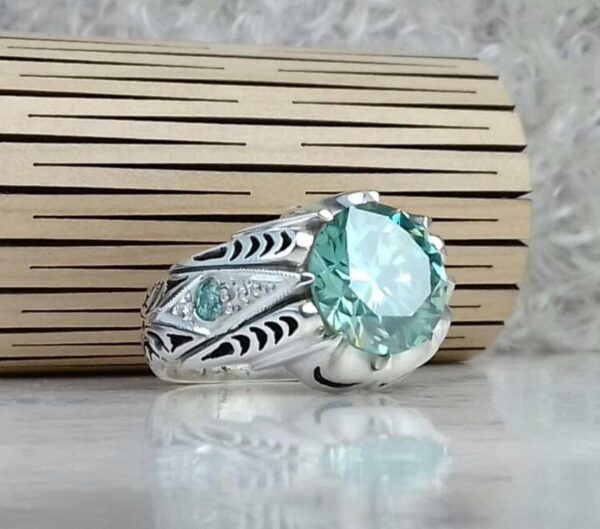 انگشتر موزونایت سبز الماس روسی