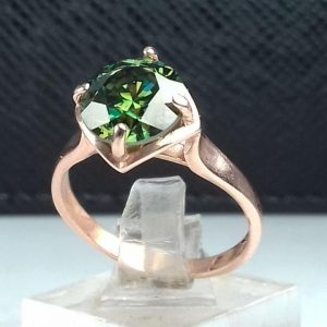انگشتر موزانایت سبز الماس روسی