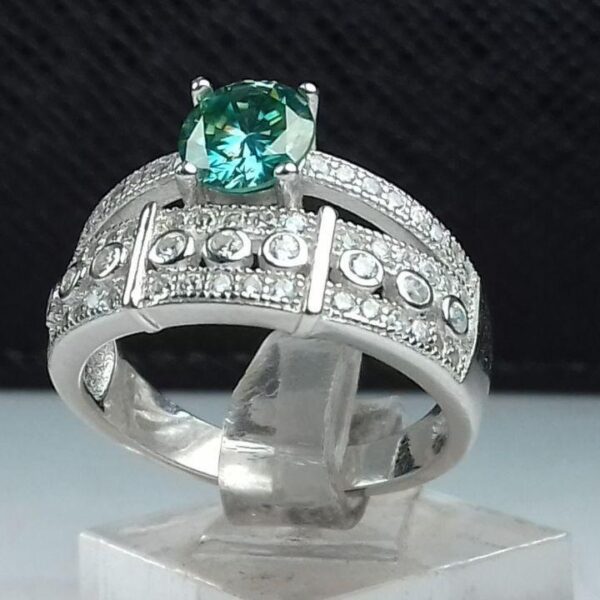انگشتر جواهری موزانایت سبز الماس روسی