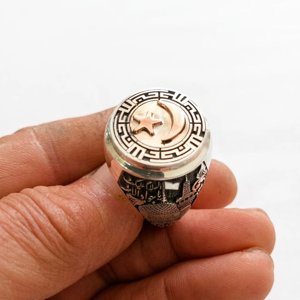 1081 انگشتر حرز قلم زده ماه و ستاره کار استاد پرچمی (پدر) - Image 1